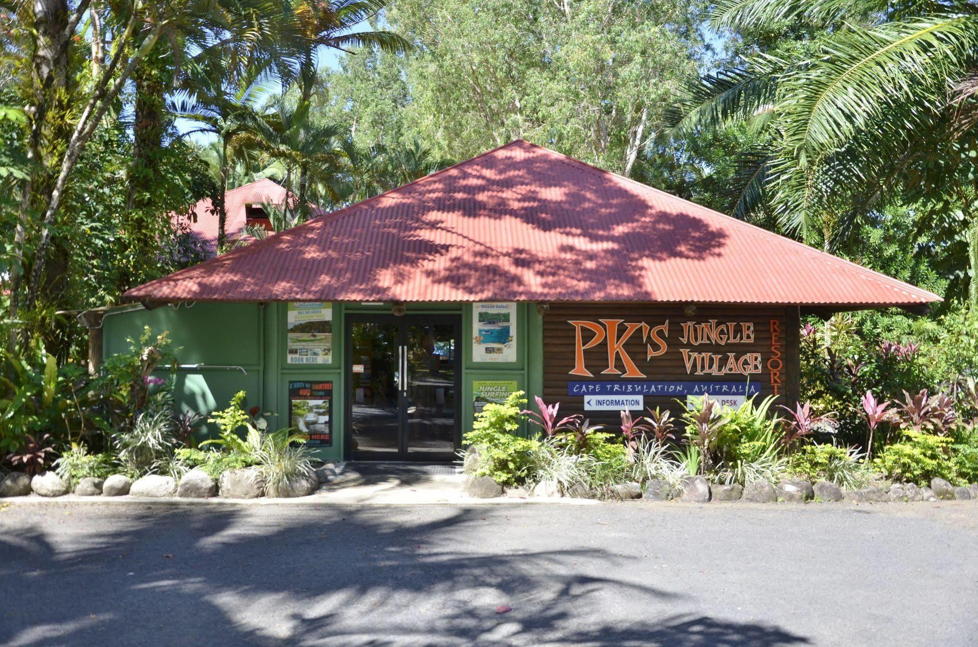 Pk's Jungle Village Hostel *